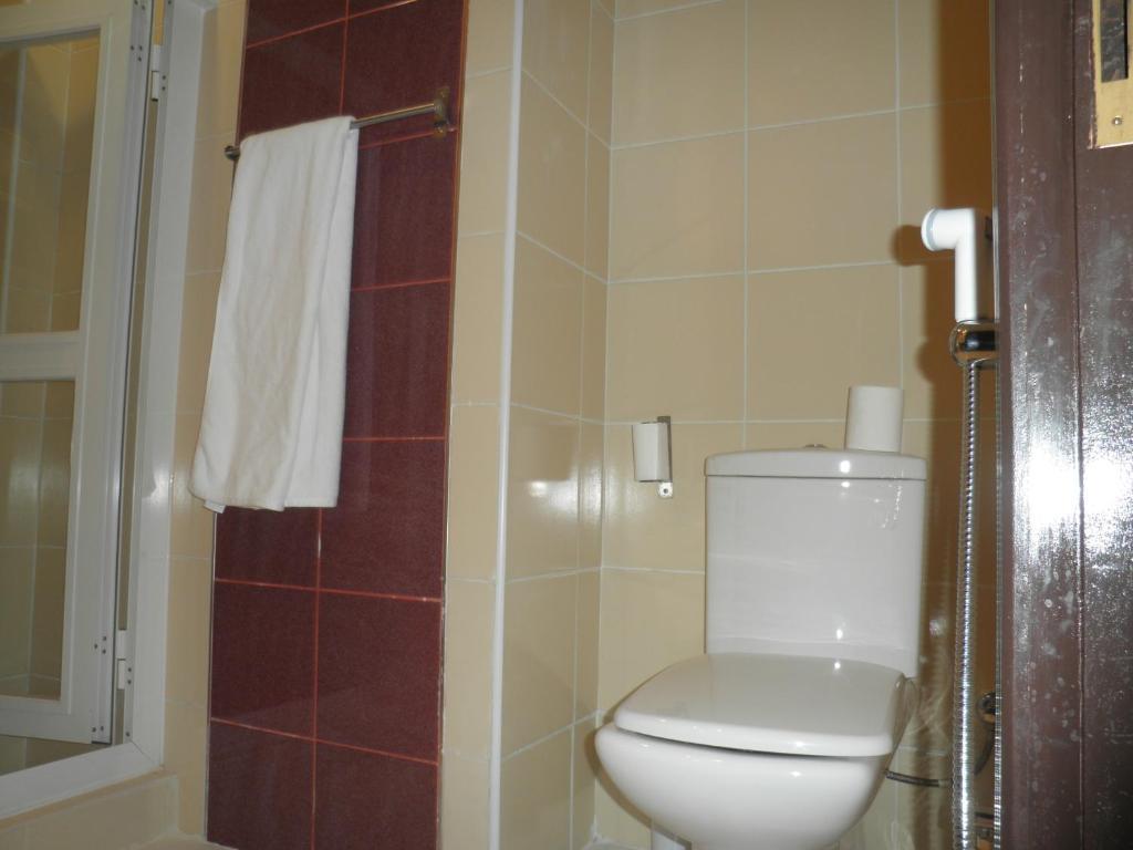 Marina Royal Hotel Suites Kuwait City Habitación foto
