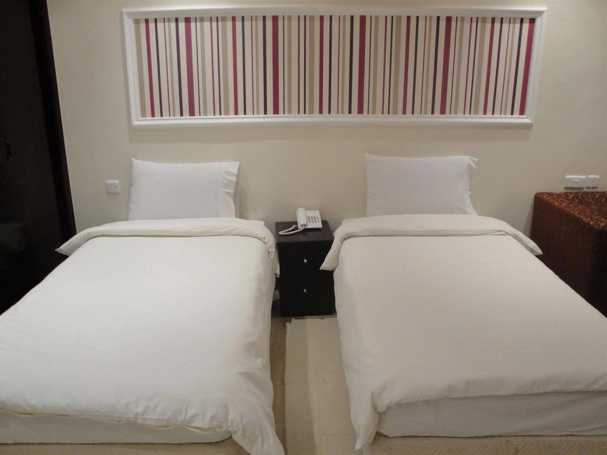 Marina Royal Hotel Suites Kuwait City Exterior foto