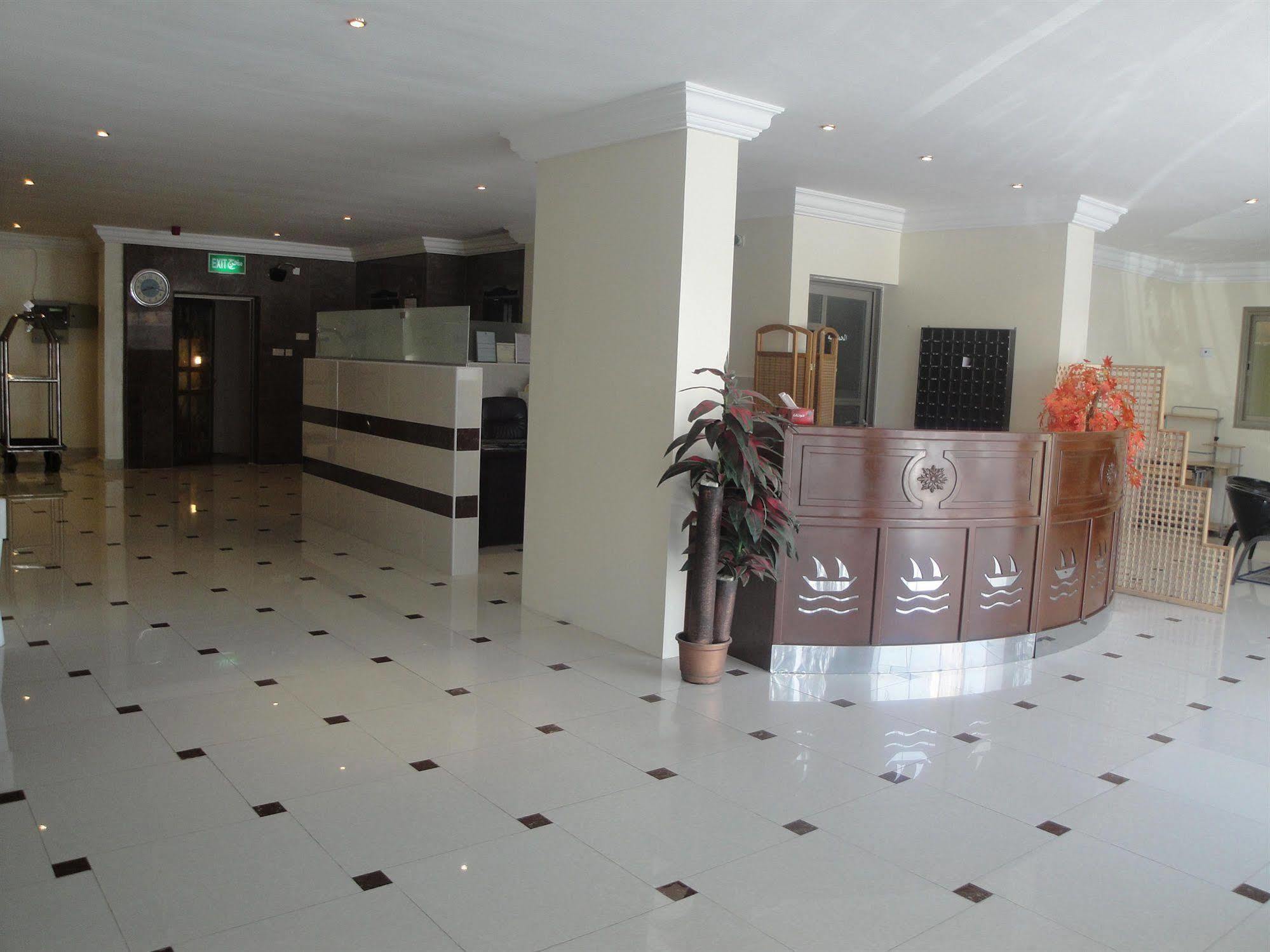 Marina Royal Hotel Suites Kuwait City Exterior foto