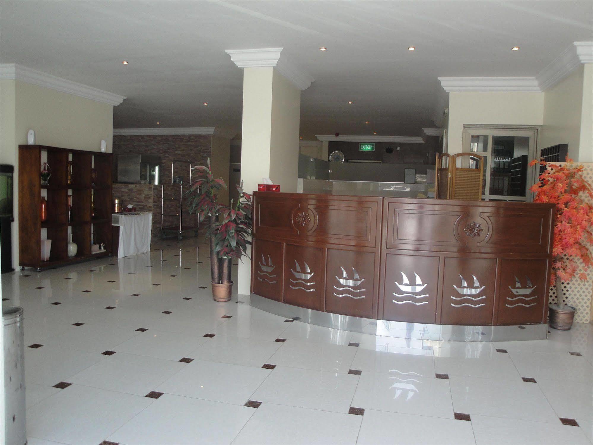 Marina Royal Hotel Suites Kuwait City Exterior foto