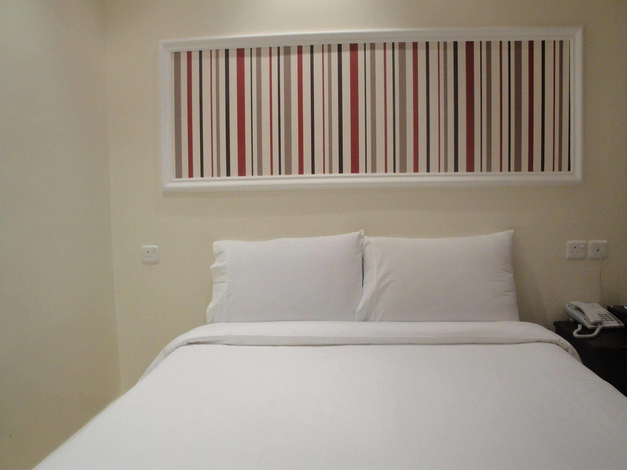 Marina Royal Hotel Suites Kuwait City Exterior foto