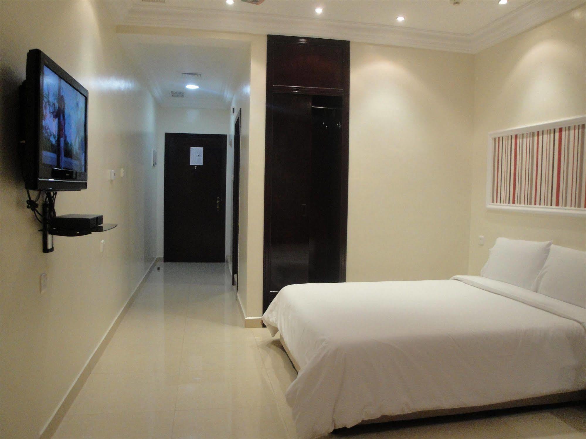 Marina Royal Hotel Suites Kuwait City Exterior foto